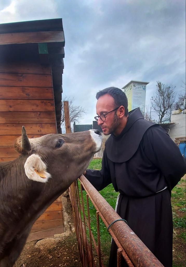 frate animali fattoria laudato sì frate animali fattoria laudato sì